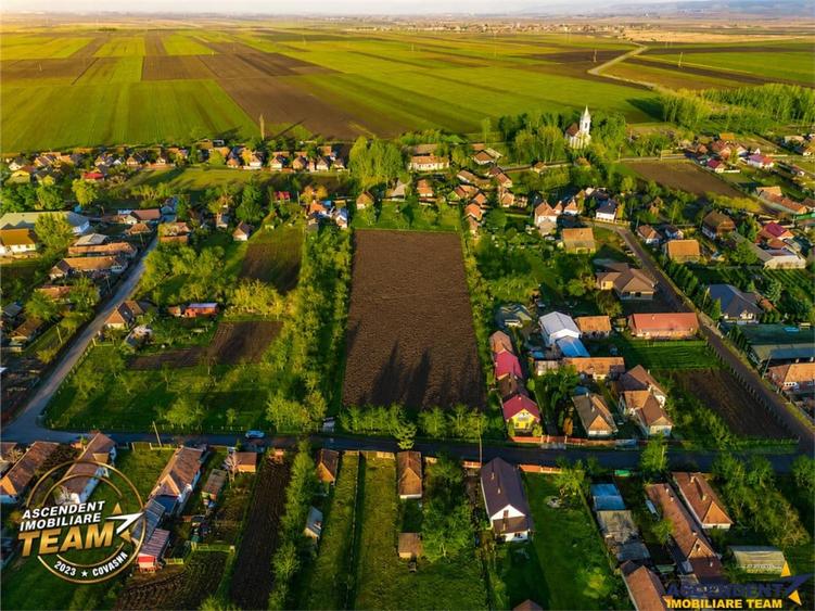 Teren de 4554 mp, în Mărcuș