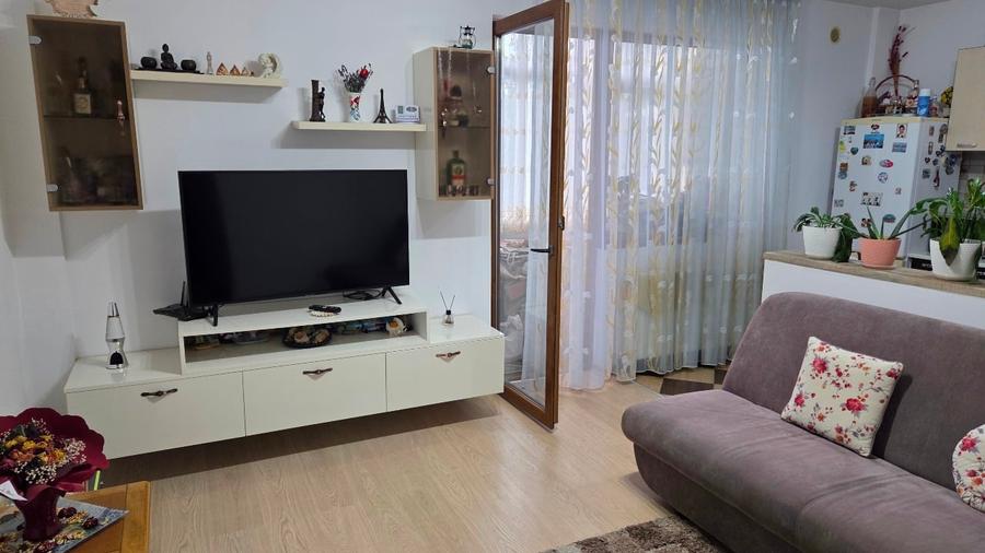 Apartament cu 3 camere decomandat, mobilat în Nord