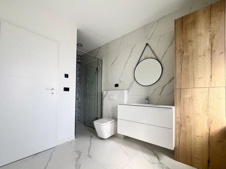Duplex cu 4 camere cu Canalizare în Aradului