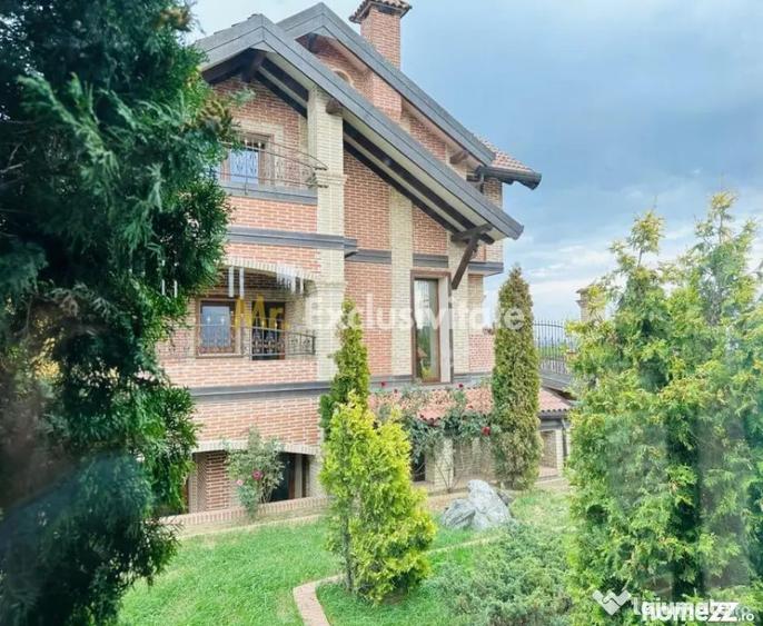 Casă cu 8 camere cu Teren 1229 Mp în Ștefănești