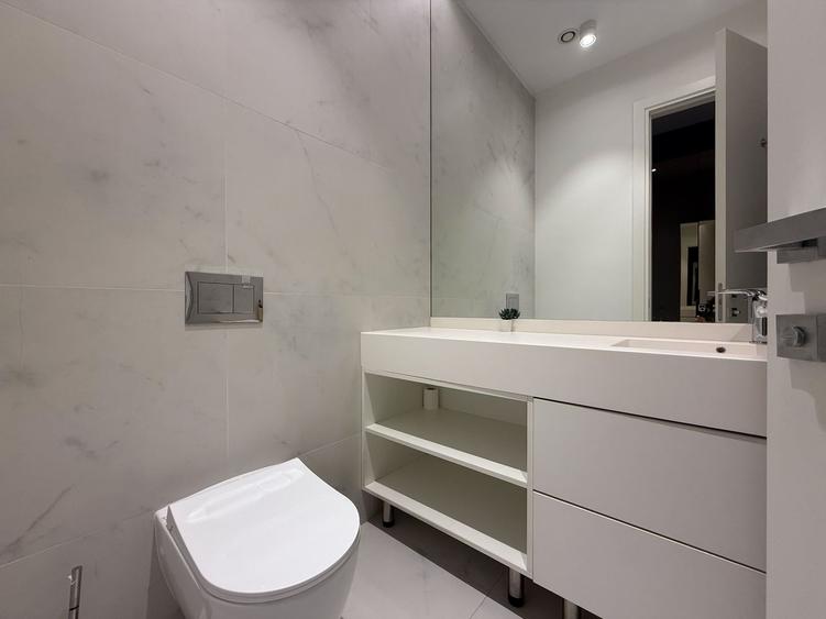 Apartament cu 3 camere semidecomandat, mobilat în Barbu Văcărescu