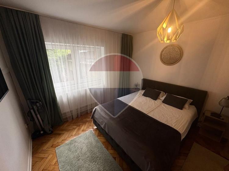 Apartament cu 2 camere decomandat, mobilat în Central