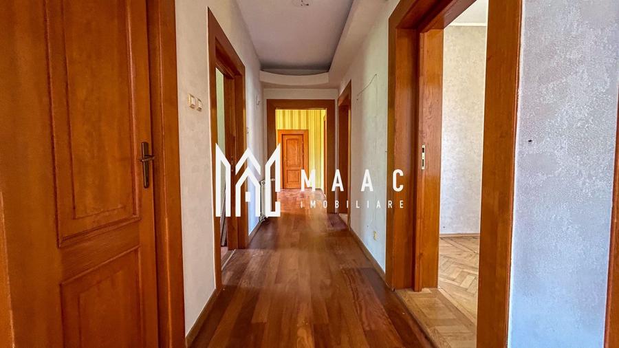 Casă individuală cu 5 camere cu Canalizare în Trei Stejari