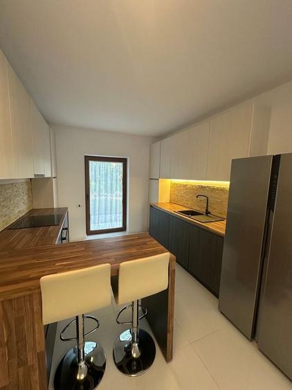 Duplex cu 4 camere cu Canalizare în Exterior Nord