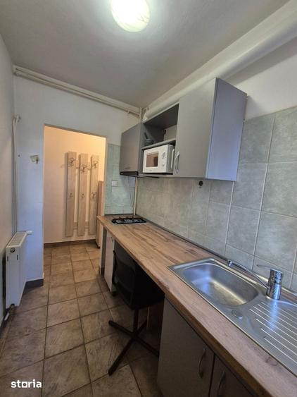 Apartament cu 2 camere nedecomandat, mobilat în Cedonia