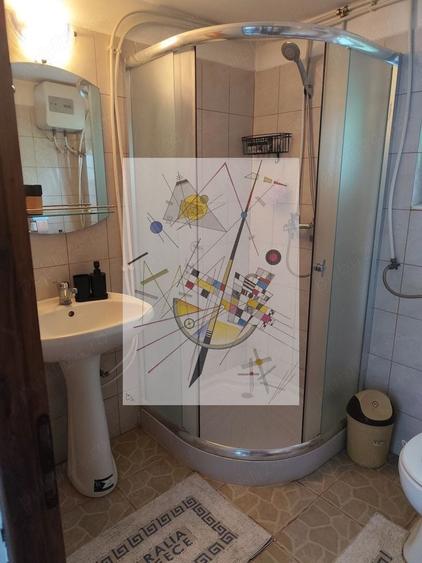 Casă individuală cu 2 camere cu Canalizare în Moieciu de Jos