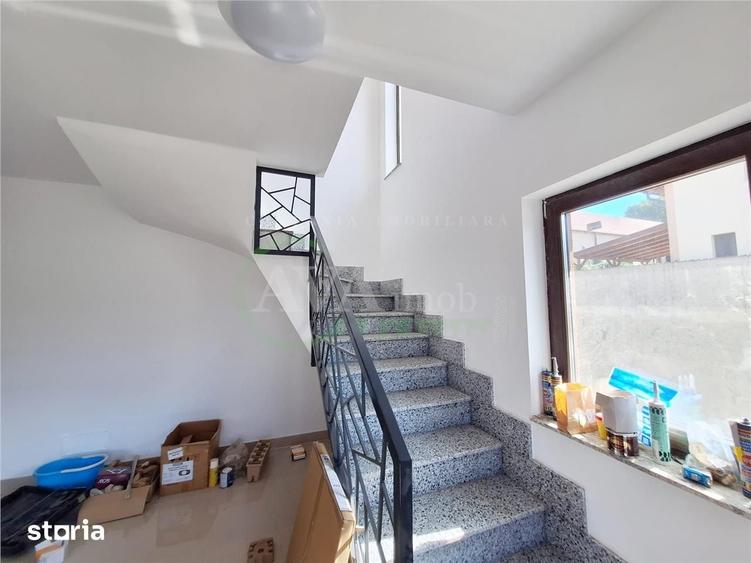 Casă cu 4 camere cu Teren 470 Mp în Republicii