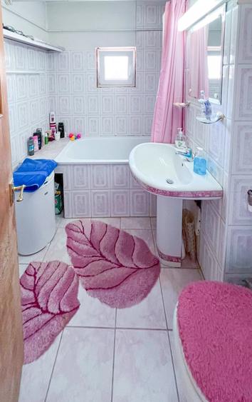 Apartament cu 4 camere decomandat în Ultracentral