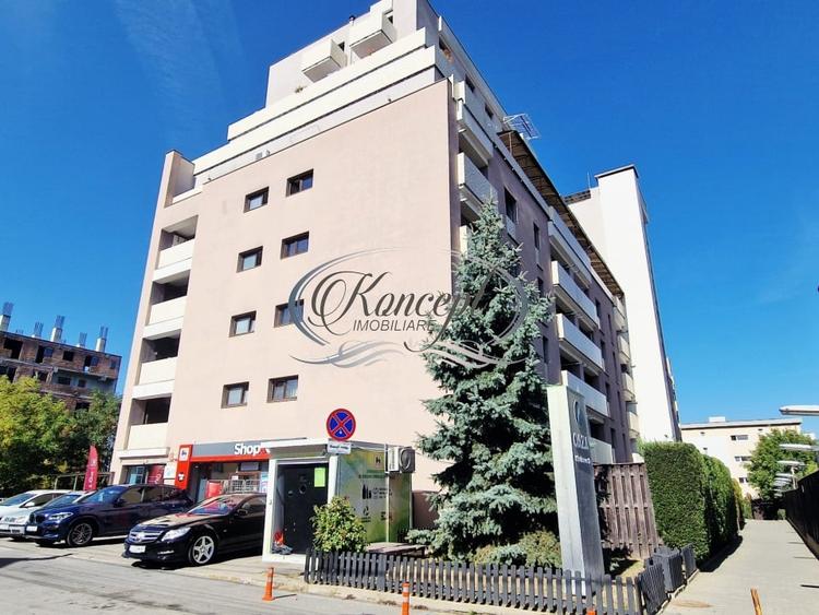 Apartament cu 4 camere semidecomandat, mobilat în Europa