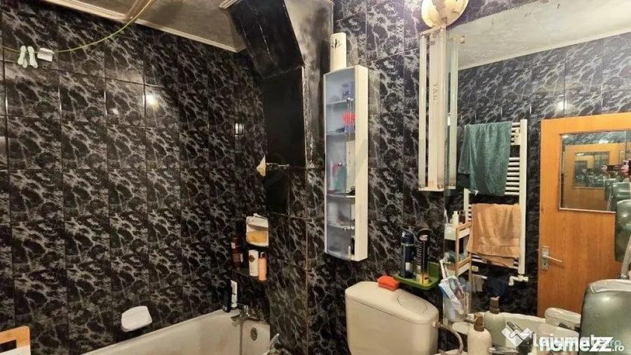 Apartament cu 4 camere semidecomandat în Crângași