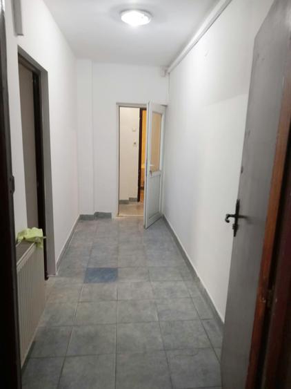 Apartament cu 2 camere decomandat în P-ța Alba Iulia