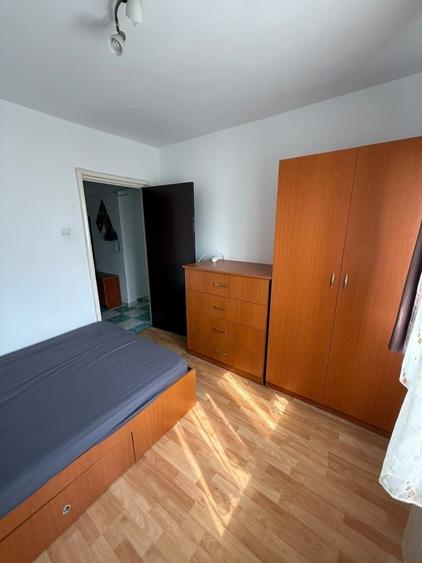Apartament cu 2 camere decomandat în Baba Novac