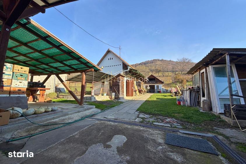 Casă cu 2 camere cu Teren 1518 Mp în Gălești