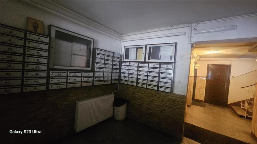 Apartament cu 2 camere semidecomandat în Berceni