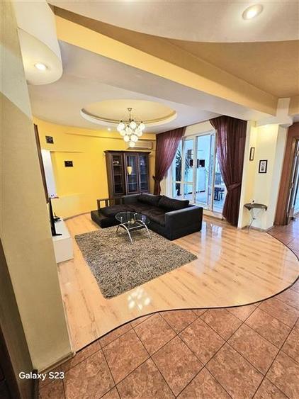 Apartament cu 3 camere decomandat, mobilat în Central