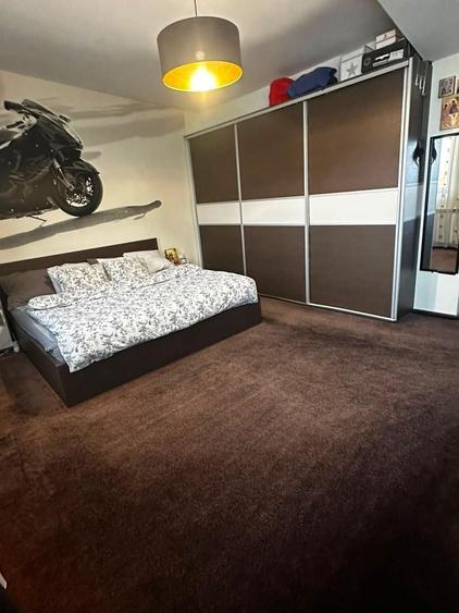 Duplex cu 8 camere cu Canalizare în Ciorogârla