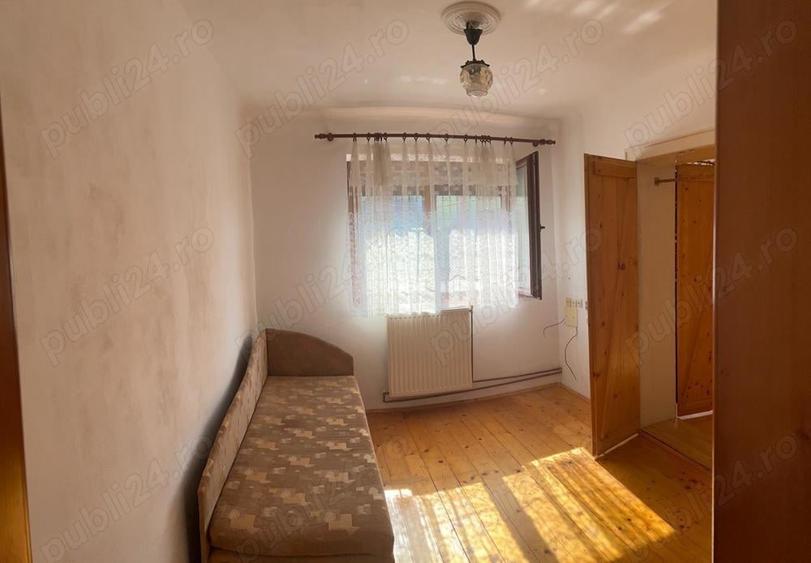 Casă cu 6 camere cu Teren 1213 Mp în Vladimirescu