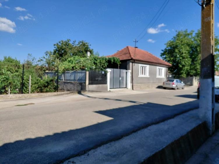 Casă cu 3 camere cu Teren 2400 Mp în Tinca