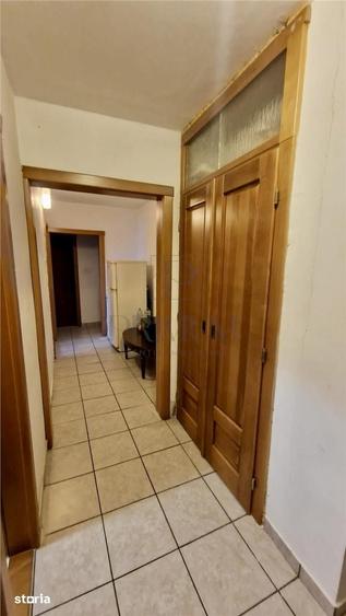 Apartament cu 3 camere decomandat în Sud