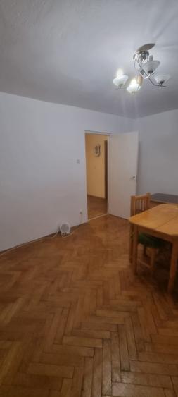 Apartament cu 2 camere decomandat în Petros