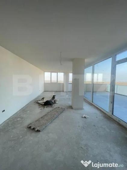 Apartament cu 3 camere semidecomandat în Torontalului