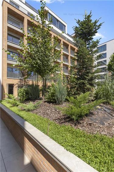 Apartament cu 3 camere decomandat, mobilat în Central