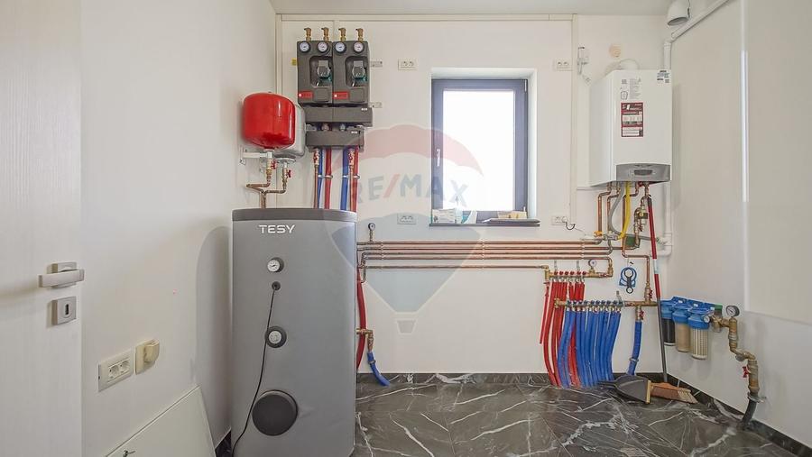 Casă cu 5 camere cu Teren 657 Mp în Hălchiu