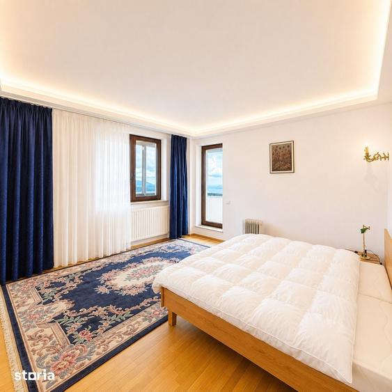 Casă cu 8 camere cu Teren 750 Mp în Central