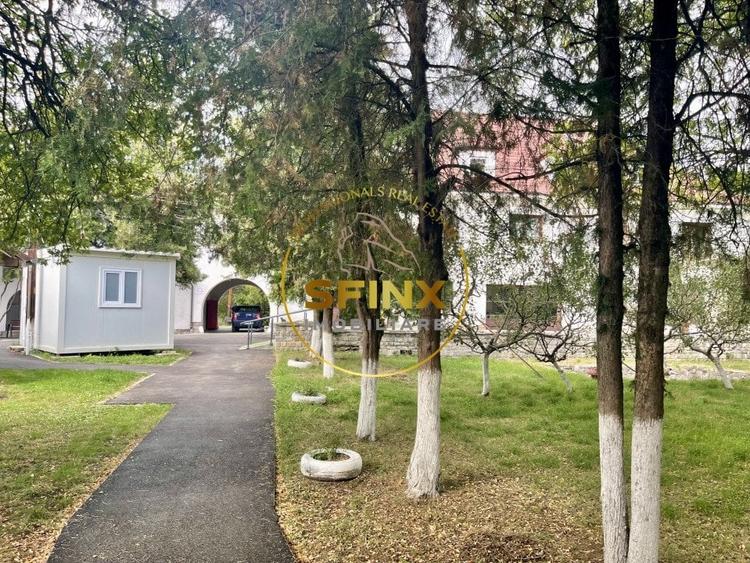 Casă individuală cu 50 camere cu Canalizare în Breaza