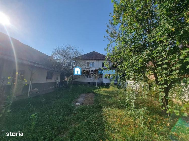 Casă cu 4 camere în Central