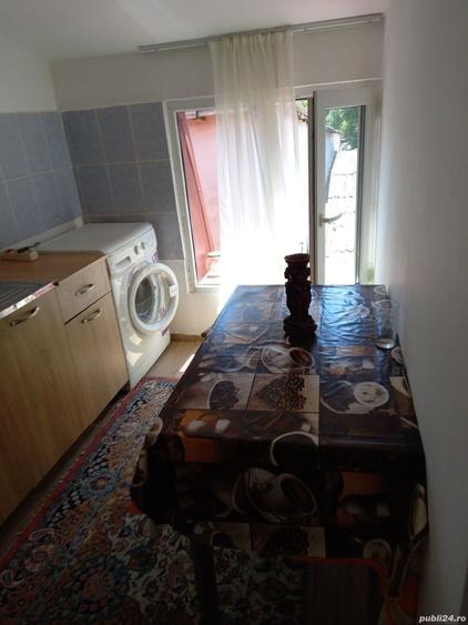 Garsonieră decomandată în Titan