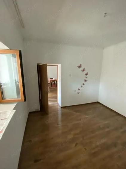 Casă cu 2 camere cu Teren 500 Mp în Turnu Măgurele