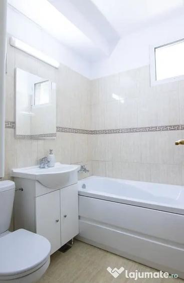 Apartament cu 4 camere decomandat în Drumul Taberei