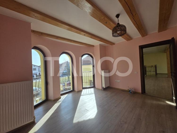Duplex cu 5 camere cu Canalizare în Tineretului