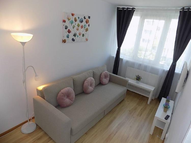 Apartament cu 3 camere semidecomandat, mobilat în Țiglina 2