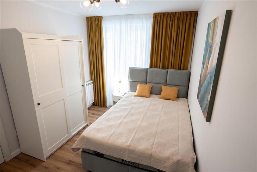 Apartament cu 3 camere semidecomandat, mobilat în Ultracentral