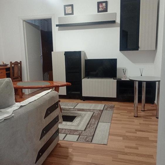 Apartament cu 2 camere nedecomandat în Podu Roș