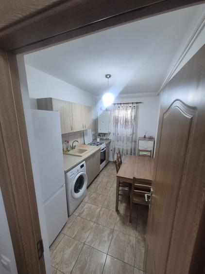 Apartament cu 2 camere decomandat în Runcu