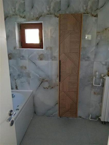 Casă cu 5 camere cu Teren 275 Mp în Tineretului