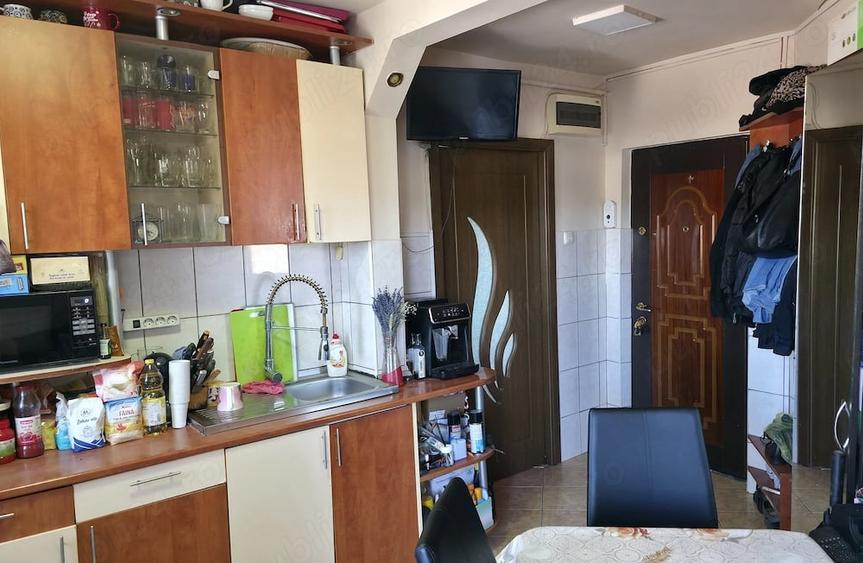 Apartament cu 2 camere semidecomandat în Mărăști