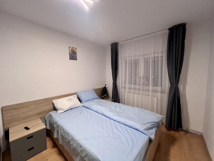 Apartament cu 3 camere decomandat, mobilat în Lipovei