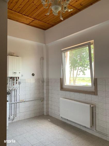 Casă cu Teren 1580 Mp în Glina