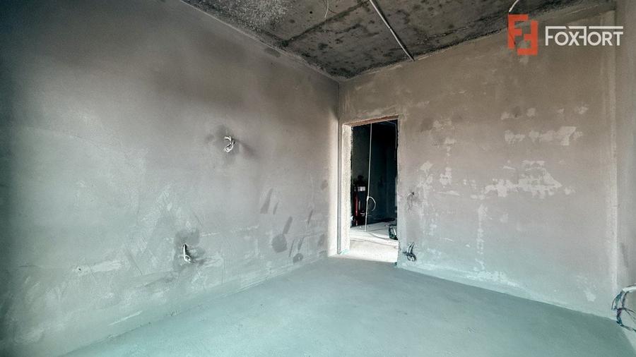 Apartament cu 4 camere în Torontalului
