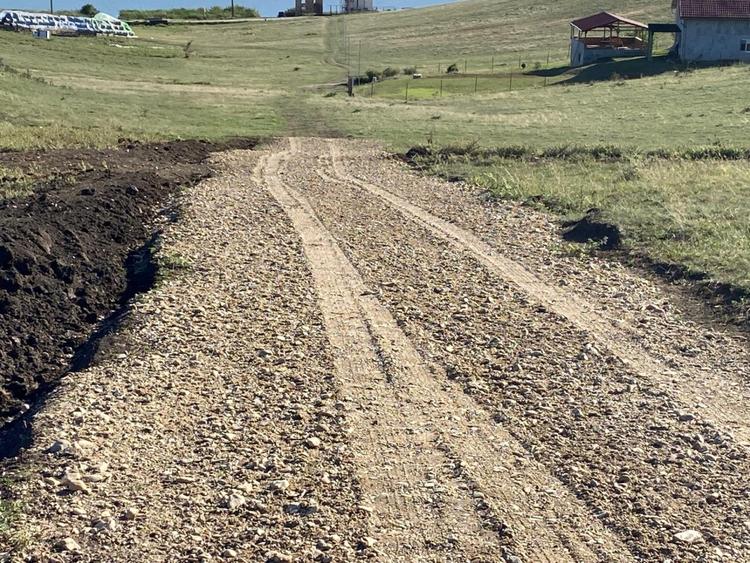 Teren Construcții extravilan de 350 mp, în Câmpenești