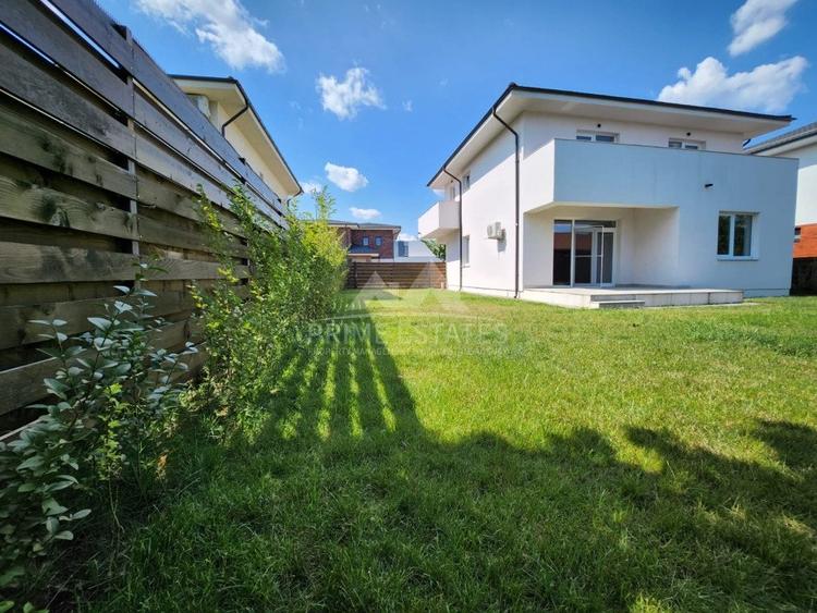 Casă individuală cu 5 camere cu Canalizare în Corbeanca