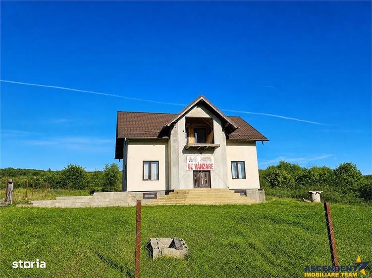Casă cu 4 camere în Perșani