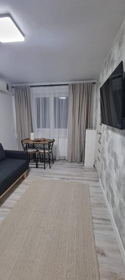 Garsonieră semidecomandată, mobilată în P-ța Alba Iulia