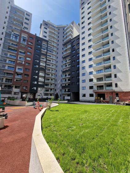 Penthouse cu 4 camere decomandat în Mihai Bravu