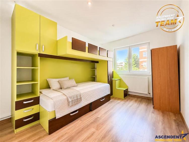 Apartament cu 3 camere decomandat în Lenin