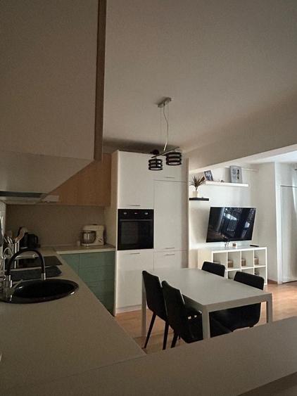 Apartament cu 3 camere decomandat în Central
